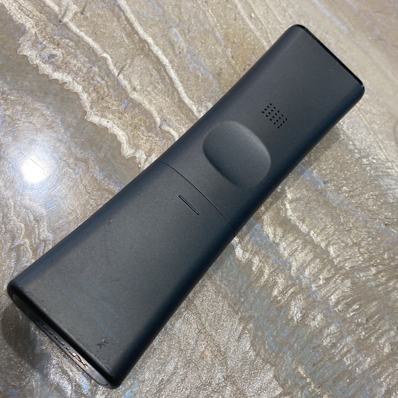 Comcast Xfinity XR11 Premium Voice Activated Cable TV Backlit Remote Control - Picture 2 of 11